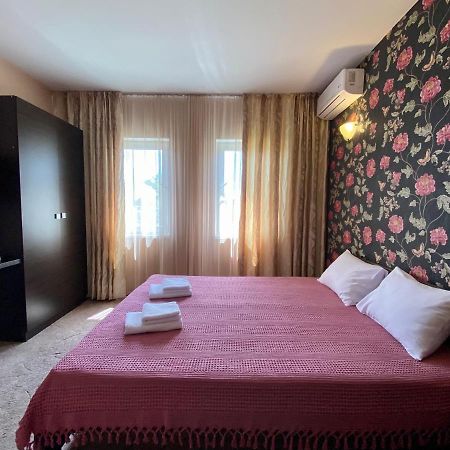 Gosti Hotel Odessa Ngoại thất bức ảnh
