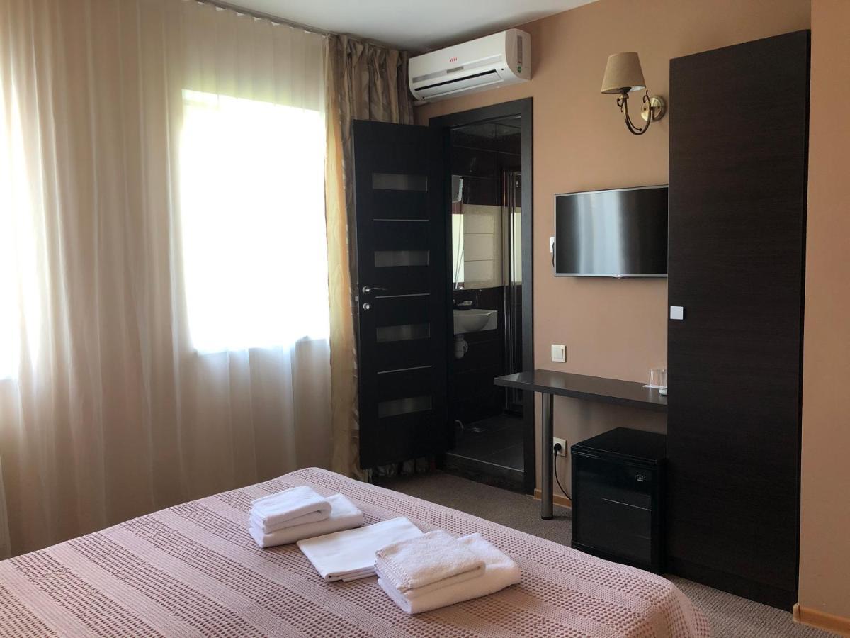 Gosti Hotel Odessa Ngoại thất bức ảnh