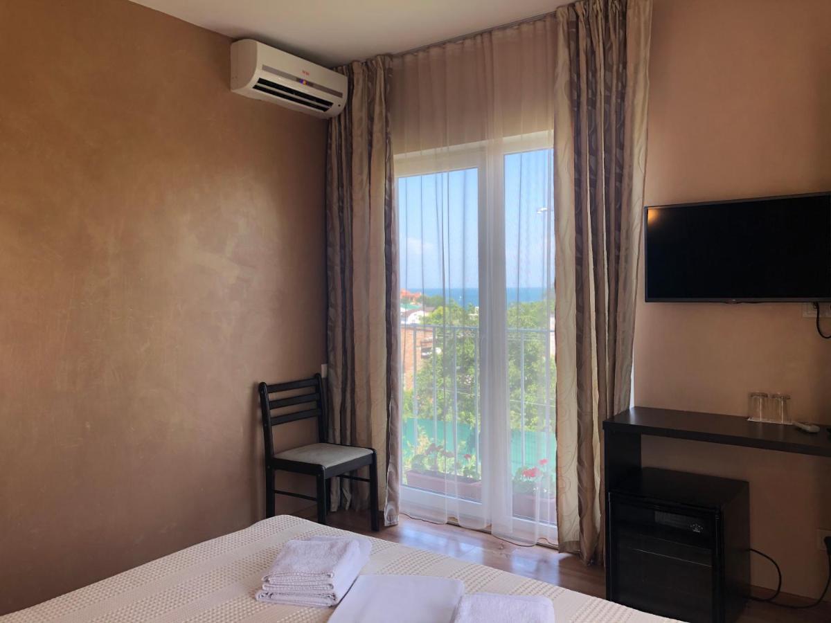 Gosti Hotel Odessa Ngoại thất bức ảnh