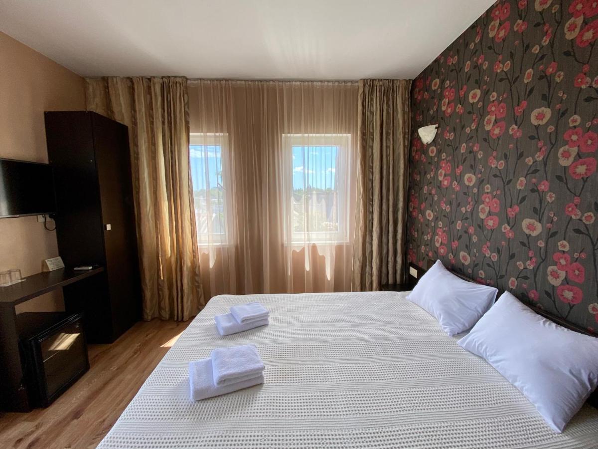 Gosti Hotel Odessa Ngoại thất bức ảnh